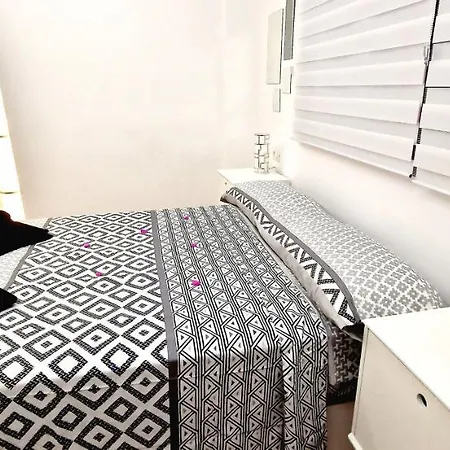 Fantastic 3 Bedroom Next Playa Américas&wifi Free *
