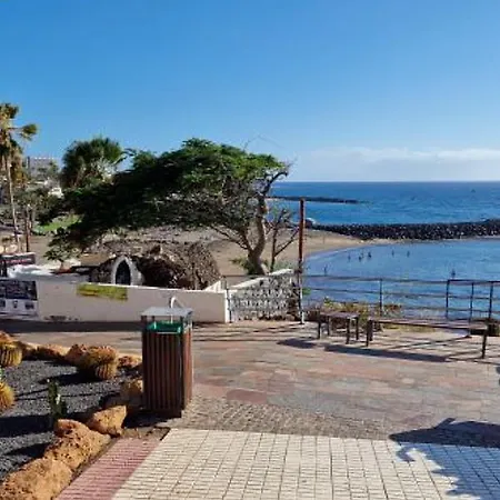 펜션 Fantastic 3 Bedroom Next Playa Americas & Wifi Free Playa Feñabe