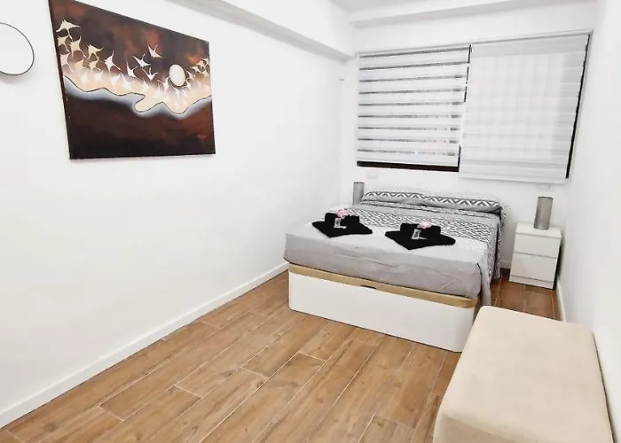 Fantastic 3 Bedroom Next Playa Americas & Wifi Free بيت للعطل Playa Feñabe