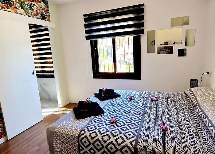 Fantastic 3 Bedroom Next Playa Americas & Wifi Free Ferienhaus
