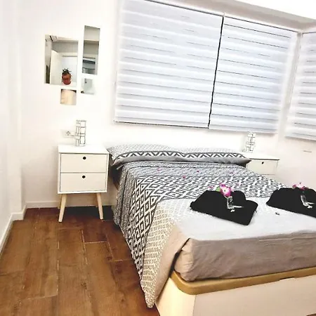 Fantastic 3 Bedroom Next Playa Americas & Wifi Free Semesterbostad