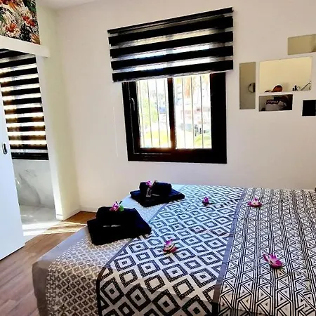 Fantastic 3 Bedroom Next Playa Americas & Wifi Free Semesterbostad