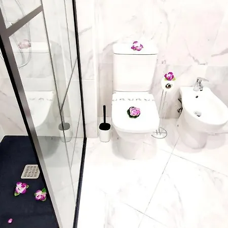 Fantastic 3 Bedroom Next Playa Americas & Wifi Free Σπίτι διακοπών *