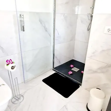 Semesterbostad Fantastic 3 Bedroom Next Playa Americas & Wifi Free Playa Feñabe